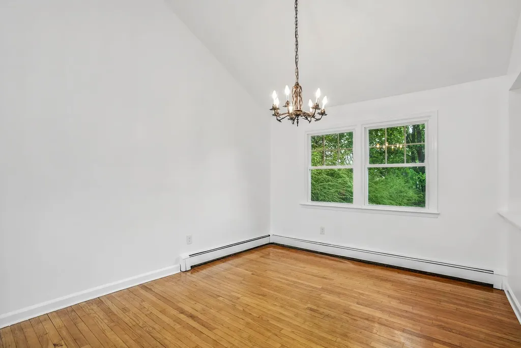 13 Pine Street Mount Kisco NY 10549