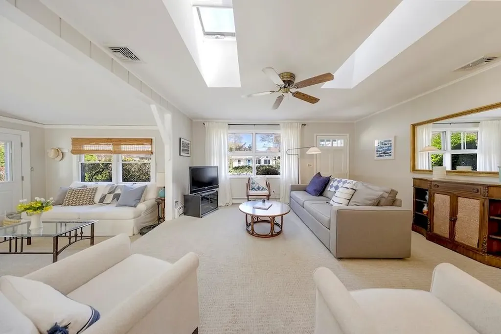 5 Chevy Chase Road Hampton Bays NY 11946