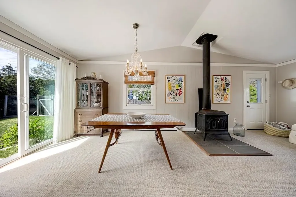 5 Chevy Chase Road Hampton Bays NY 11946