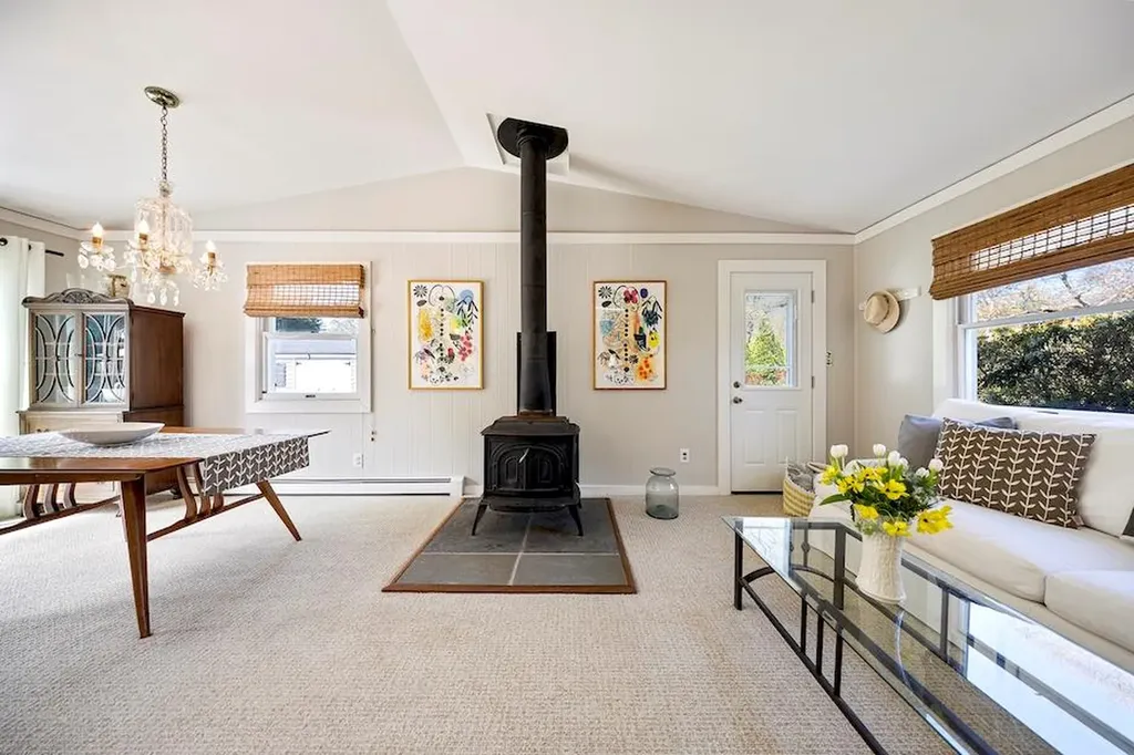 5 Chevy Chase Road Hampton Bays NY 11946