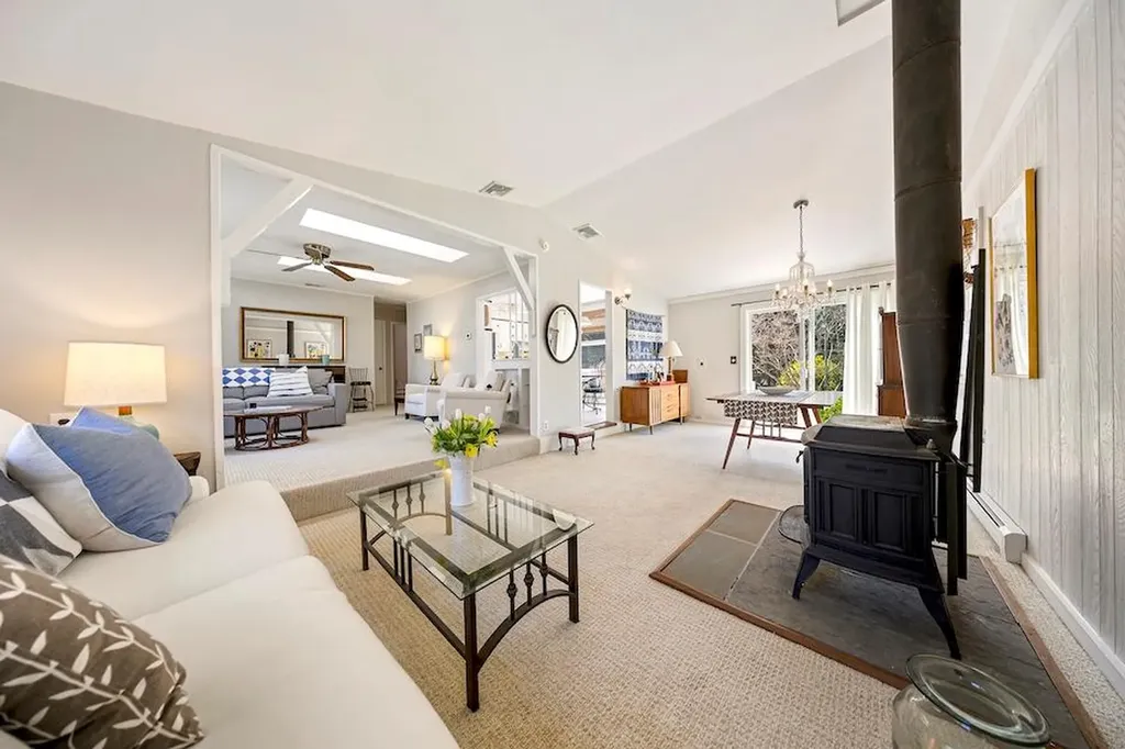 5 Chevy Chase Road Hampton Bays NY 11946