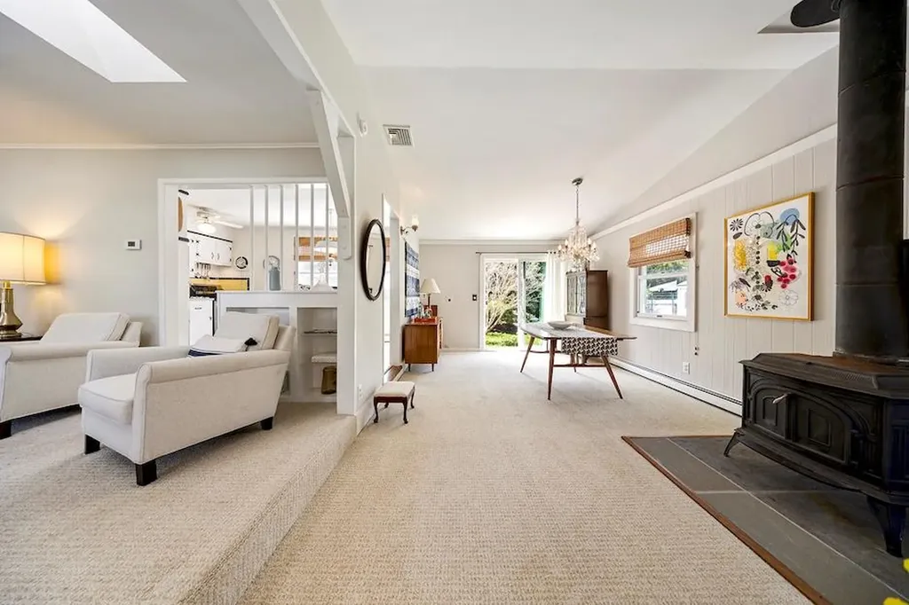 5 Chevy Chase Road Hampton Bays NY 11946
