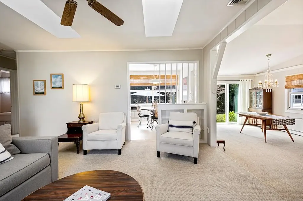 5 Chevy Chase Road Hampton Bays NY 11946