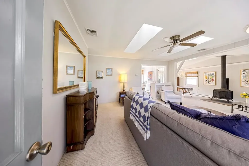 5 Chevy Chase Road Hampton Bays NY 11946