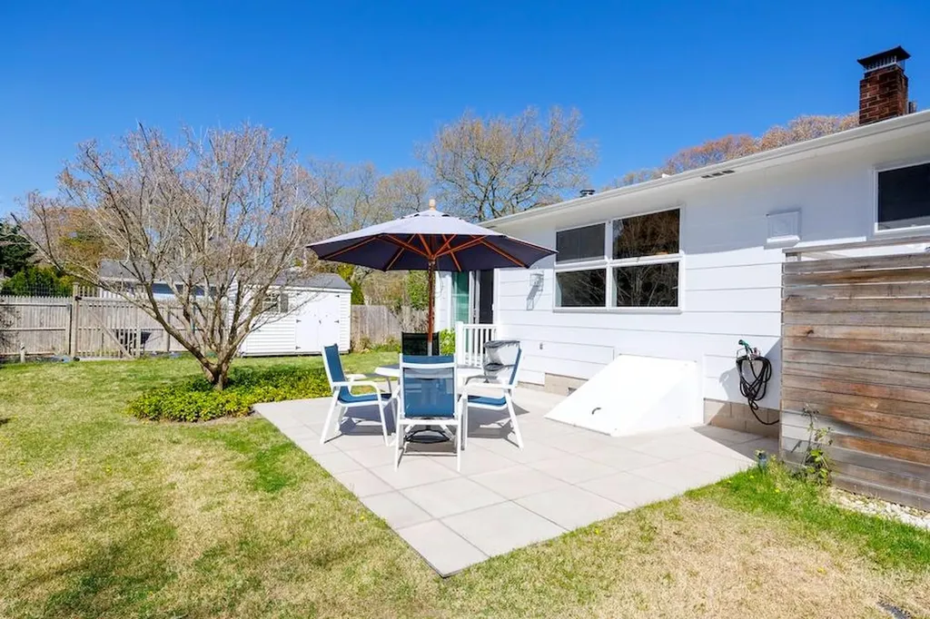 5 Chevy Chase Road Hampton Bays NY 11946