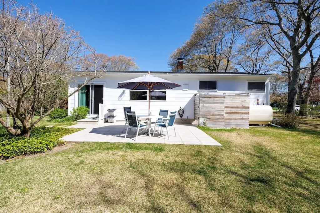 5 Chevy Chase Road Hampton Bays NY 11946