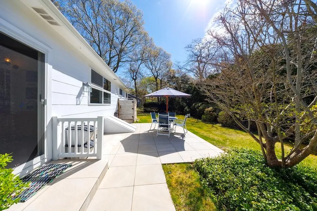 5 Chevy Chase Road Hampton Bays NY 11946