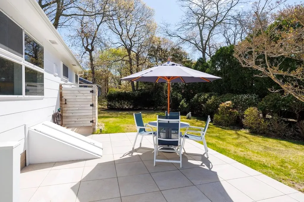5 Chevy Chase Road Hampton Bays NY 11946