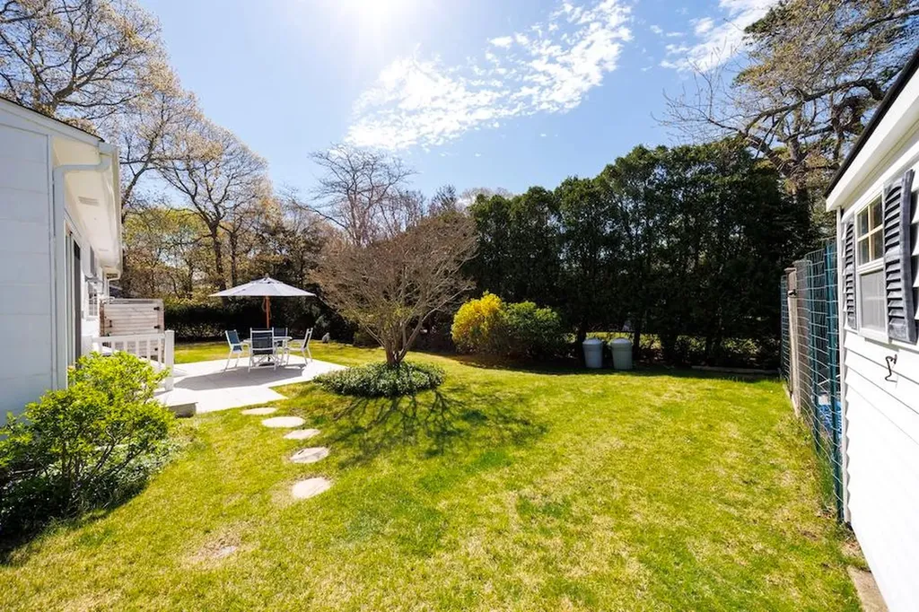 5 Chevy Chase Road Hampton Bays NY 11946