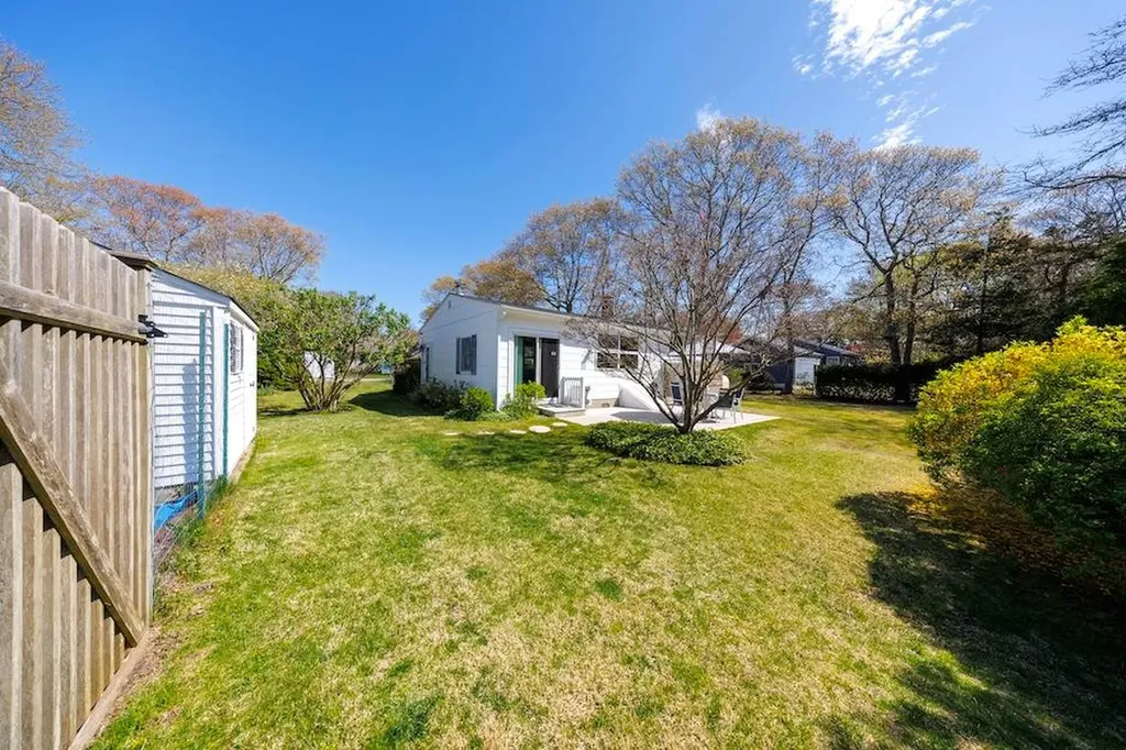 5 Chevy Chase Road Hampton Bays NY 11946