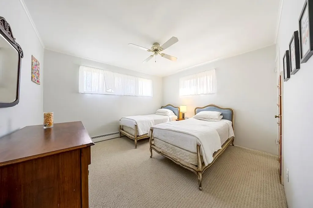 5 Chevy Chase Road Hampton Bays NY 11946