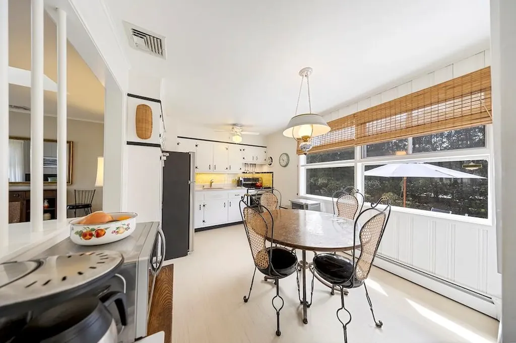 5 Chevy Chase Road Hampton Bays NY 11946