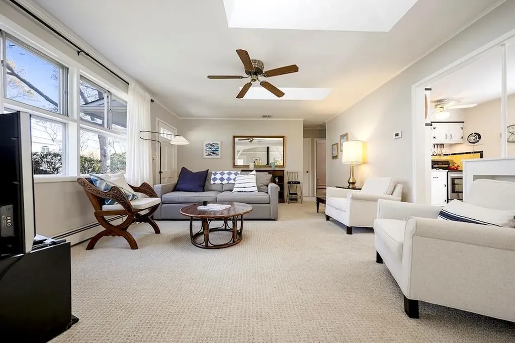 5 Chevy Chase Road Hampton Bays NY 11946
