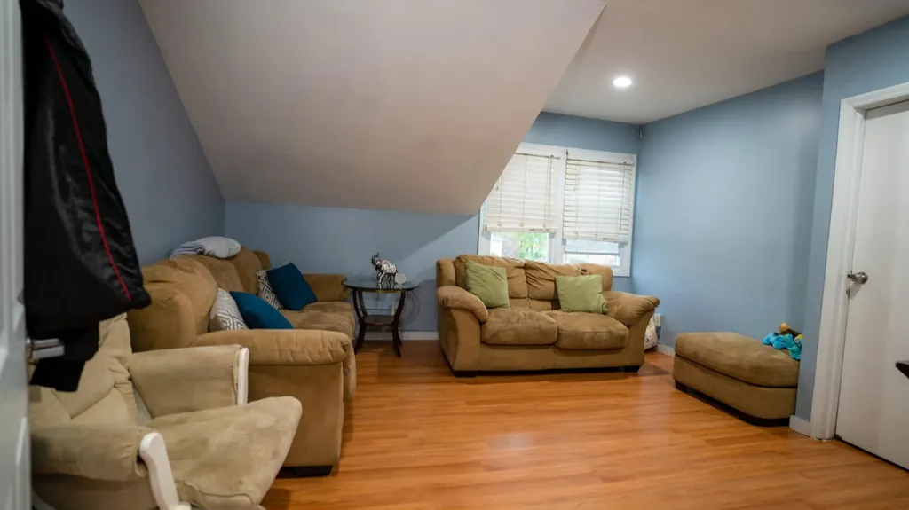 44 Massachusetts Avenue Bay Shore NY 11706