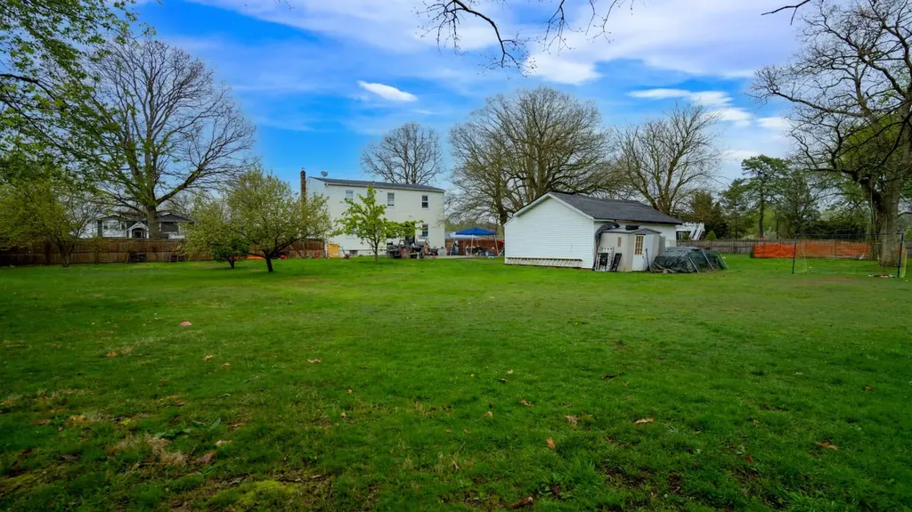 44 Massachusetts Avenue Bay Shore NY 11706