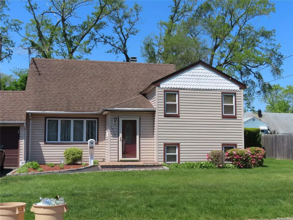 1436 Peters Boulevard Bay Shore NY 11706