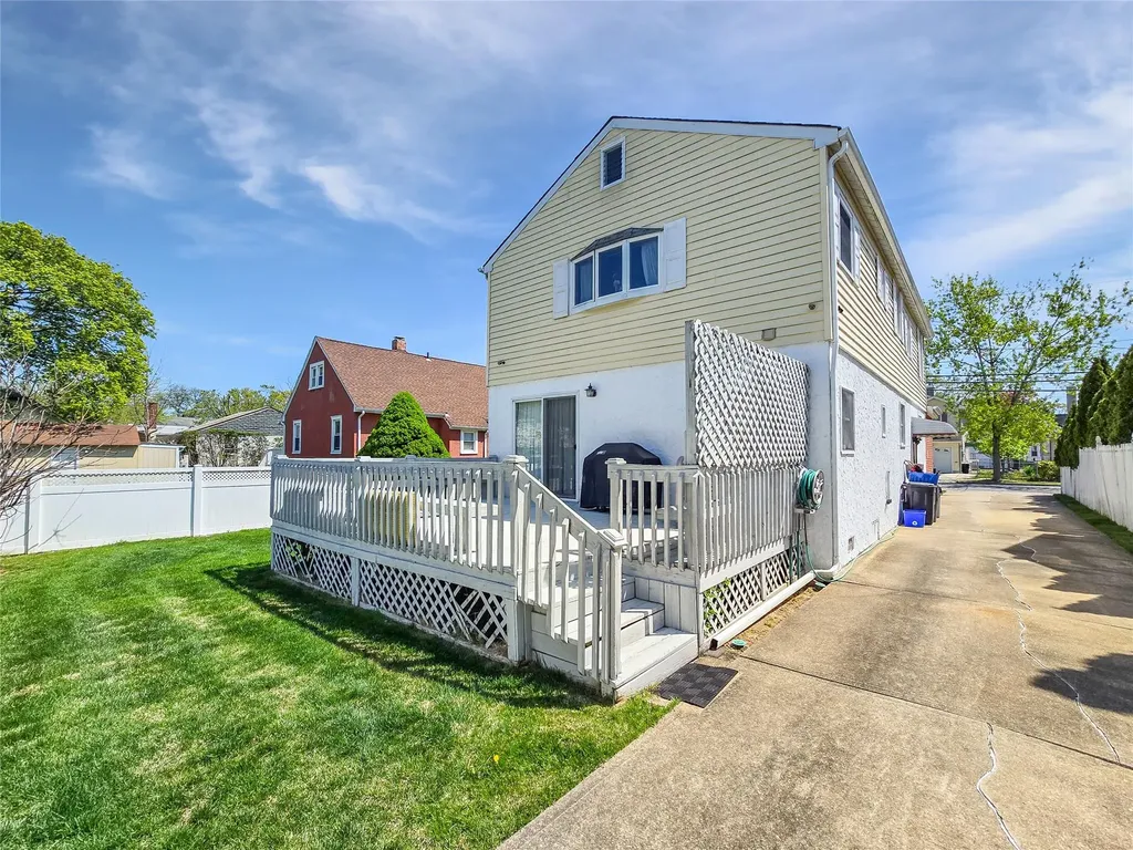 1994 Pine Street North Baldwin NY 11510