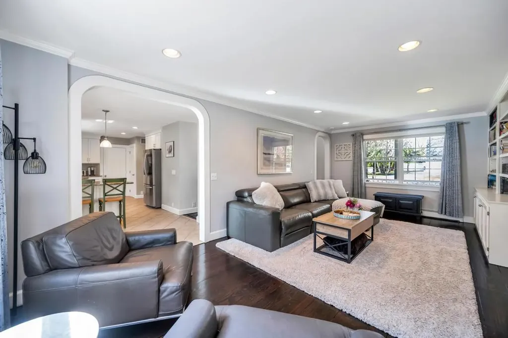 9 Deborah Drive Westhampton Beach NY 11978