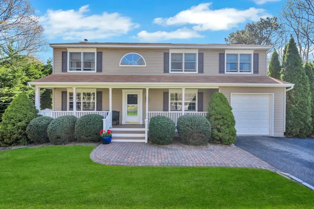 9 Deborah Drive Westhampton Beach NY 11978