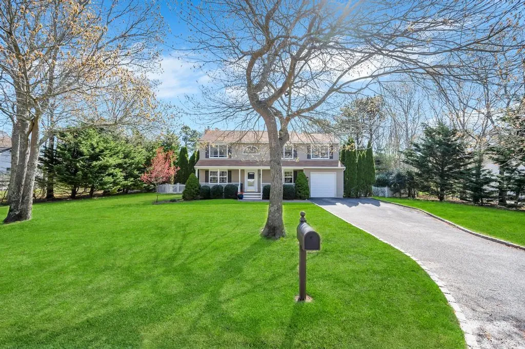 9 Deborah Drive Westhampton Beach NY 11978