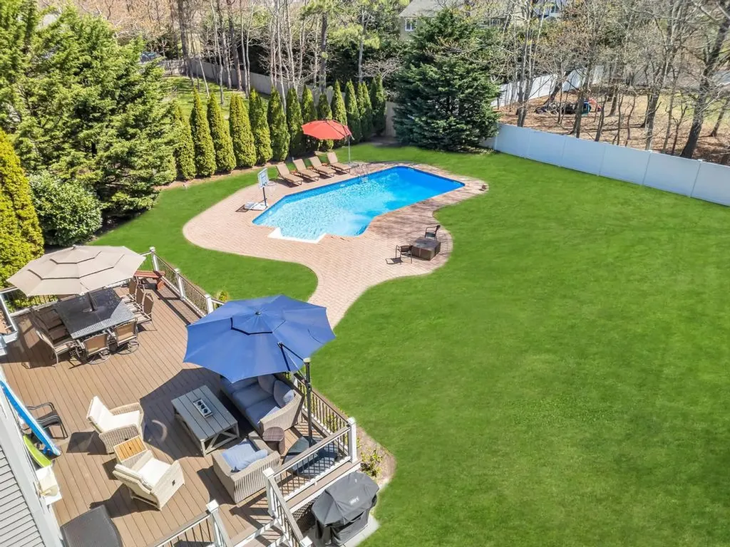 9 Deborah Drive Westhampton Beach NY 11978