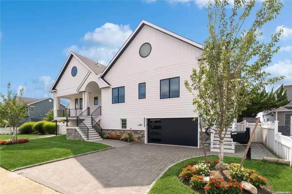 894 S Long Beach Avenue Freeport NY 11520