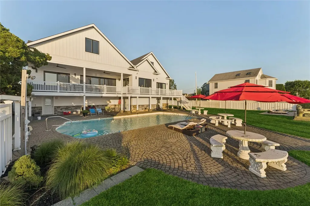 894 S Long Beach Avenue Freeport NY 11520