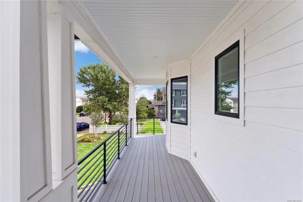 894 S Long Beach Avenue Freeport NY 11520