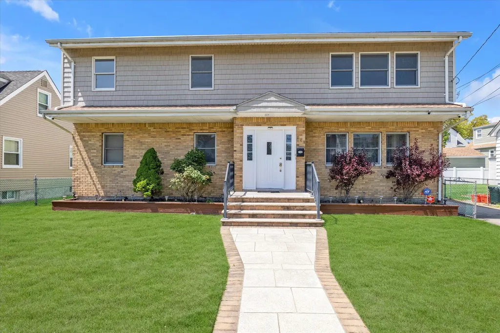240 Keller Avenue Elmont NY 11003