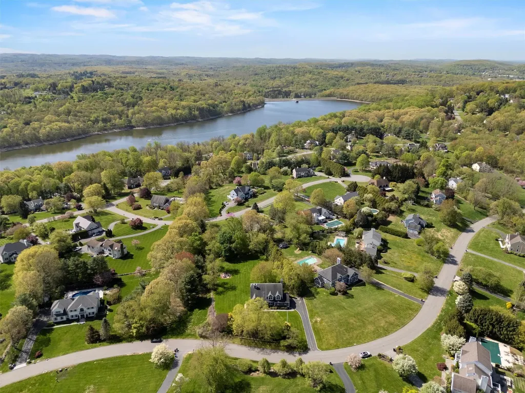 49 Watergate Drive Amawalk NY 10501