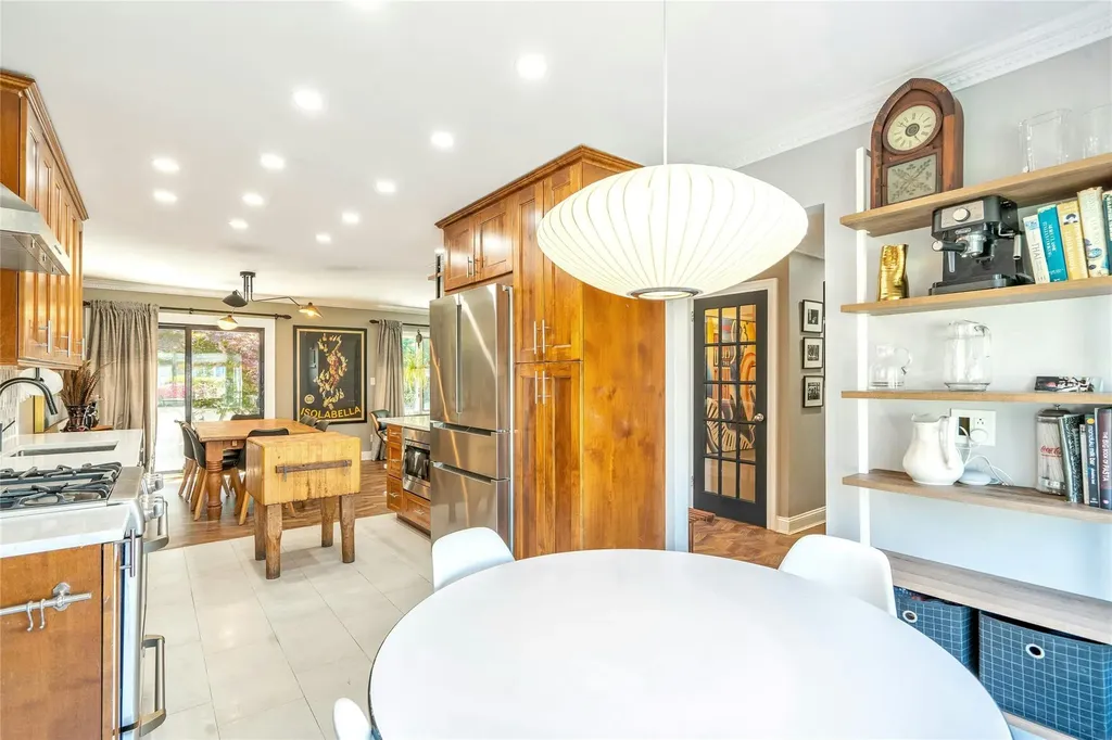 142 Sutton Drive Plainview NY 11803