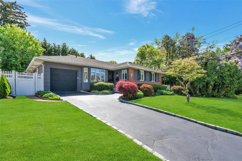 142 Sutton Drive Plainview NY 11803