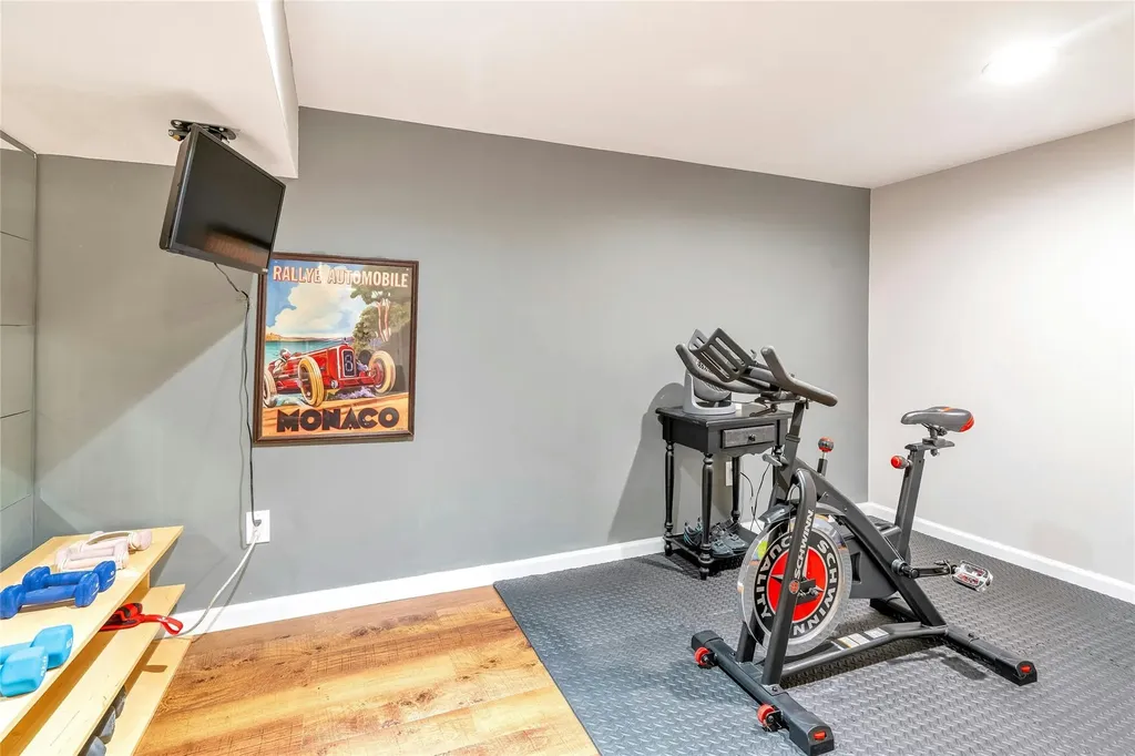 142 Sutton Drive Plainview NY 11803