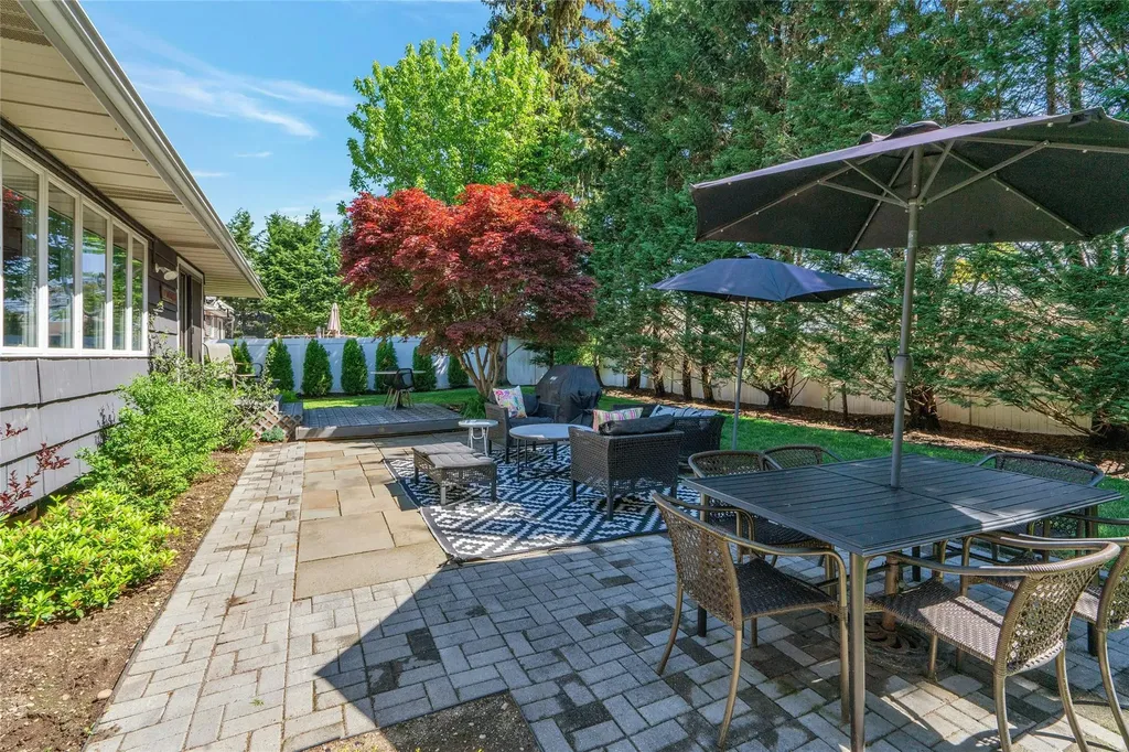 142 Sutton Drive Plainview NY 11803