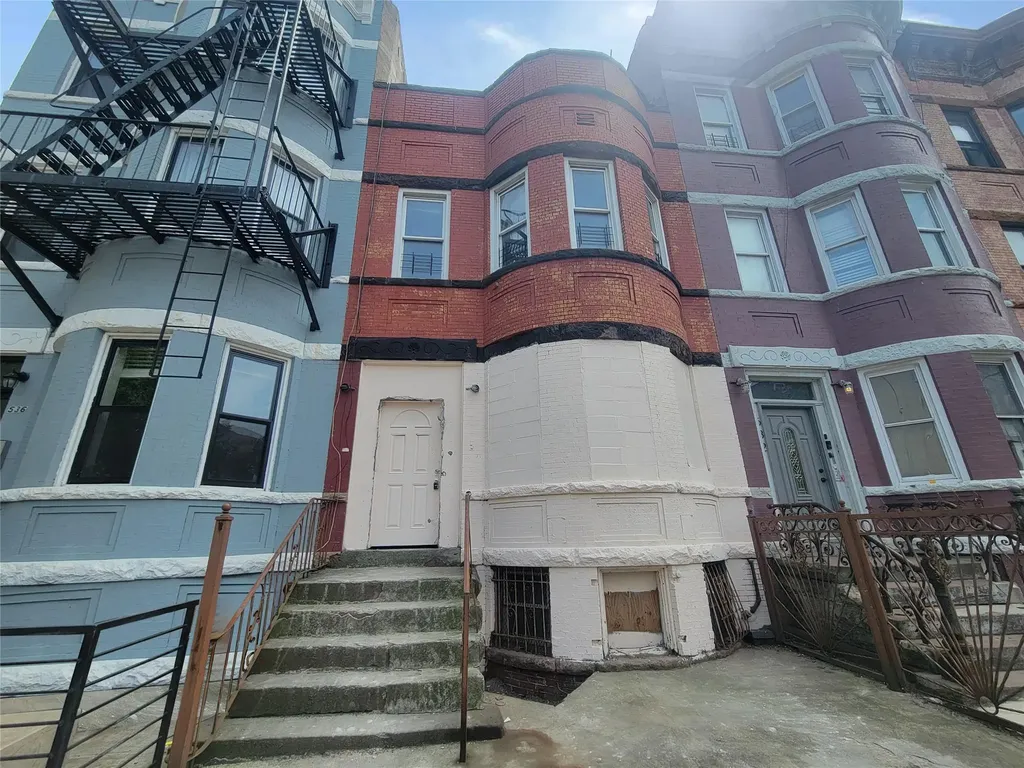 534 Kosciuszko Street Brooklyn NY 11221