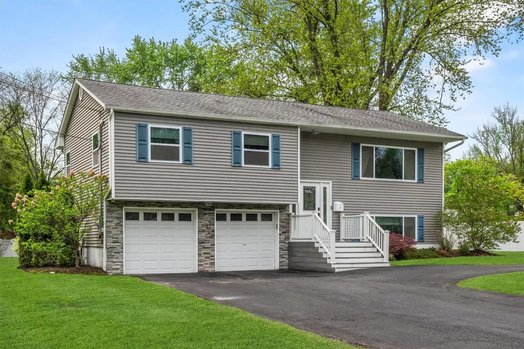 3 Pigeon Hill Road Nanuet NY 10954
