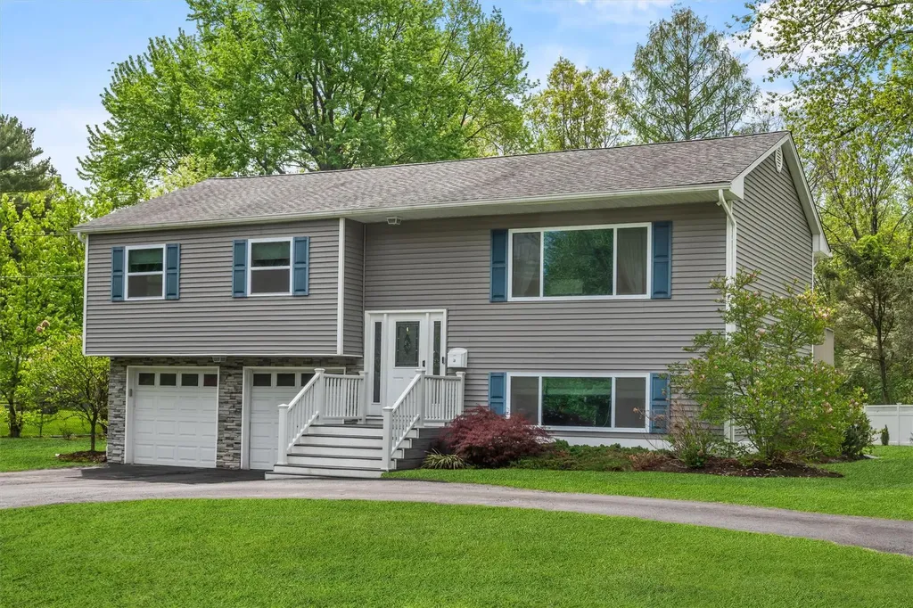 3 Pigeon Hill Road Nanuet NY 10954