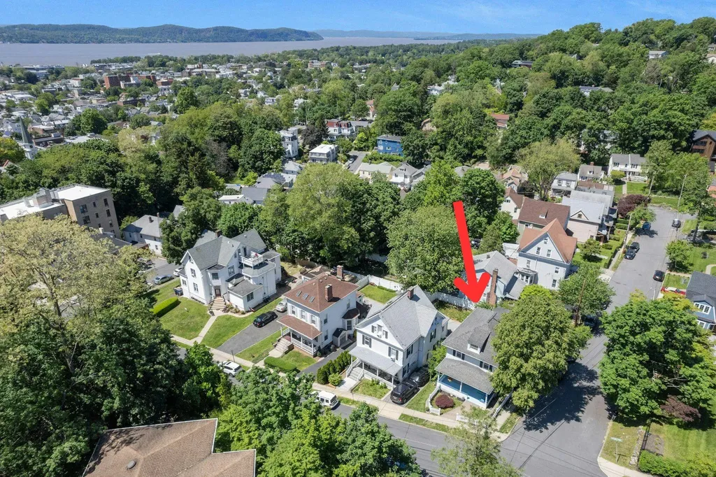 65 Hamilton Place Tarrytown NY 10591