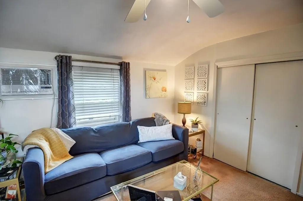 21 Potter Lane Levittown NY 11756