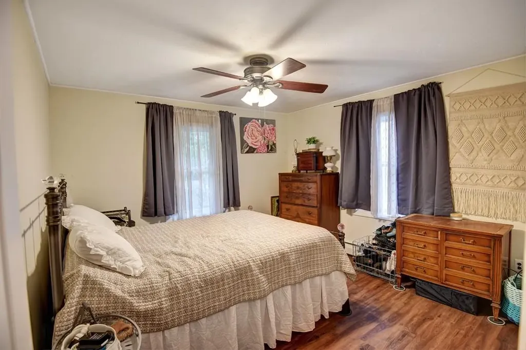 21 Potter Lane Levittown NY 11756