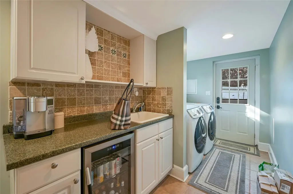 12 Duncan Lane Halesite NY 11743