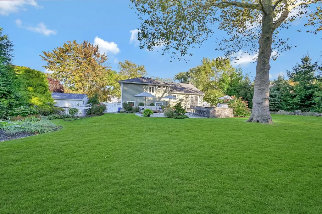 12 Duncan Lane Halesite NY 11743