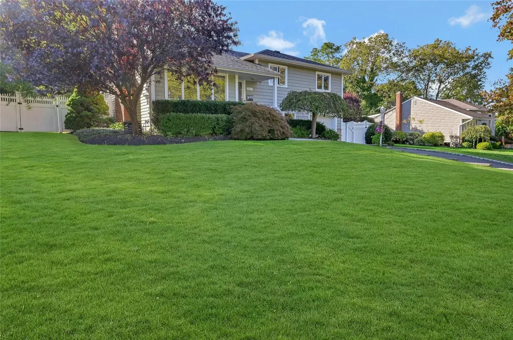 12 Duncan Lane Halesite NY 11743