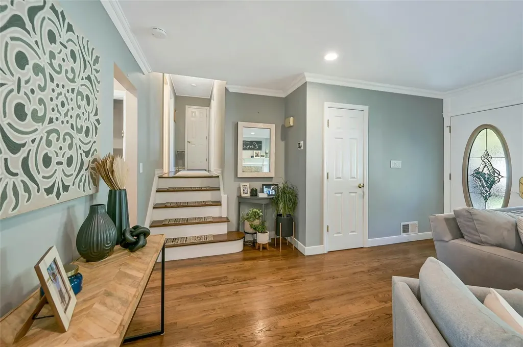 12 Duncan Lane Halesite NY 11743