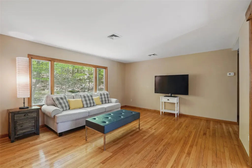 3 Oak Tree Drive Cornwall NY 12518