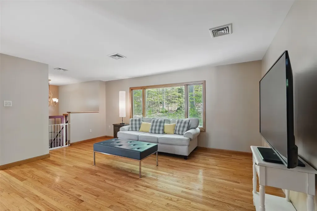 3 Oak Tree Drive Cornwall NY 12518