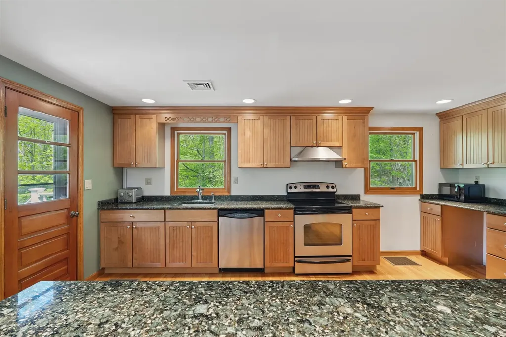 3 Oak Tree Drive Cornwall NY 12518
