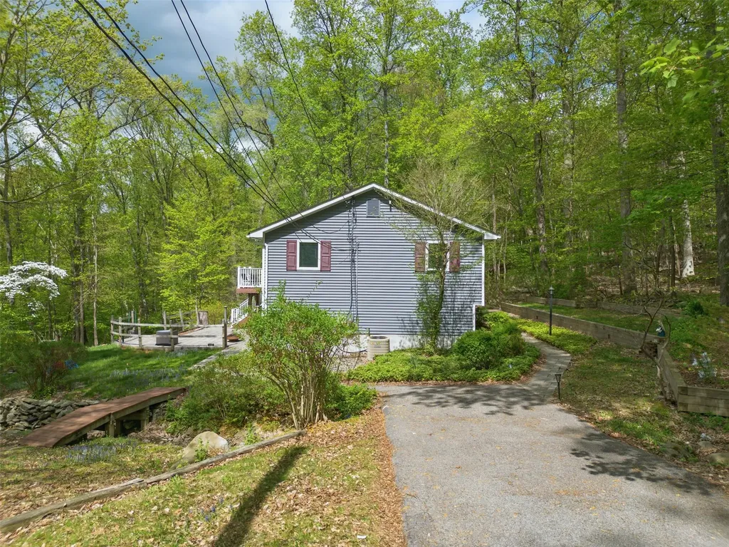 3 Oak Tree Drive Cornwall NY 12518