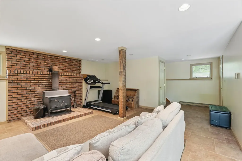 3 Oak Tree Drive Cornwall NY 12518