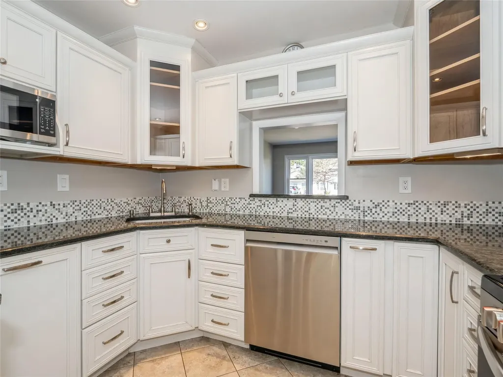 6 Coll Hollow Road Poughkeepsie NY 12601